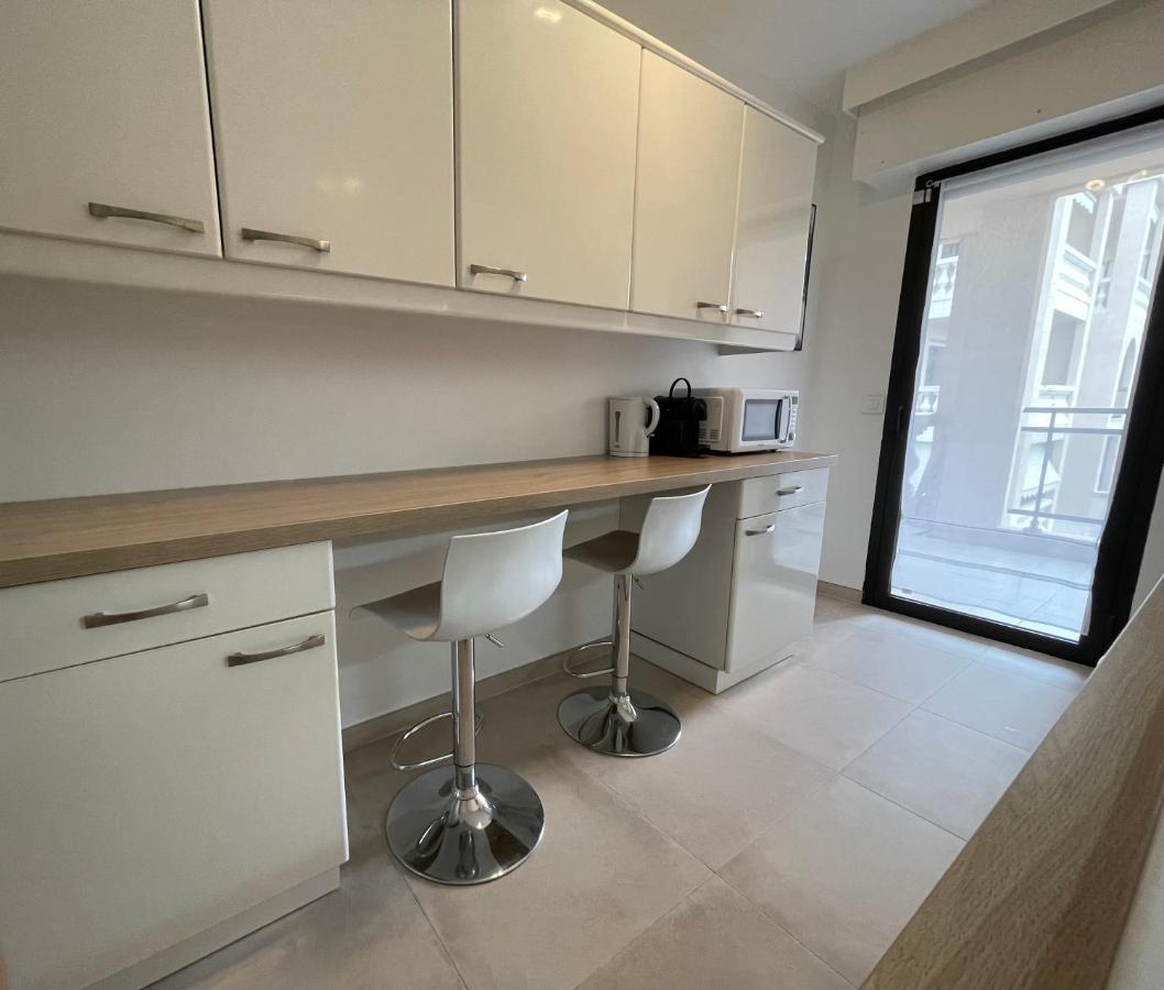 Domaine D'Ahmosis, Modern 2 Bedrooms Refurbished Apartment, F3 Moderne Fraichement Renove Le Cannet Luaran gambar