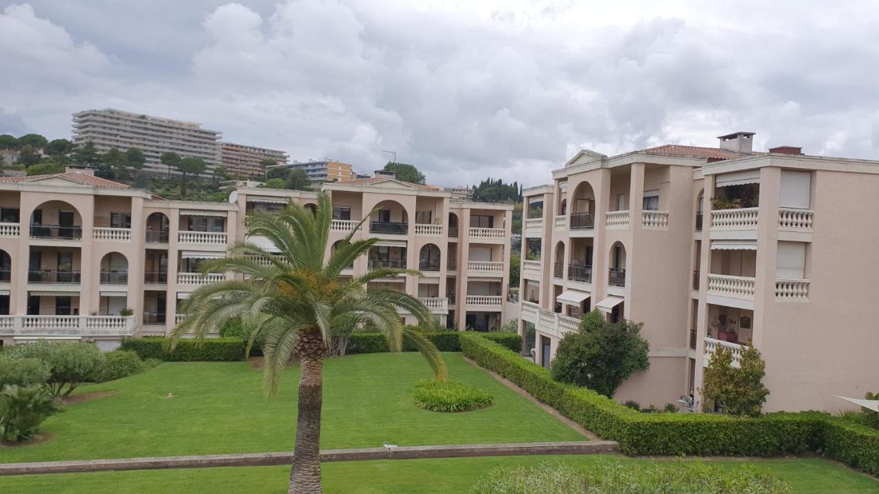 Domaine D'Ahmosis, Modern 2 Bedrooms Refurbished Apartment, F3 Moderne Fraichement Renove Le Cannet Luaran gambar