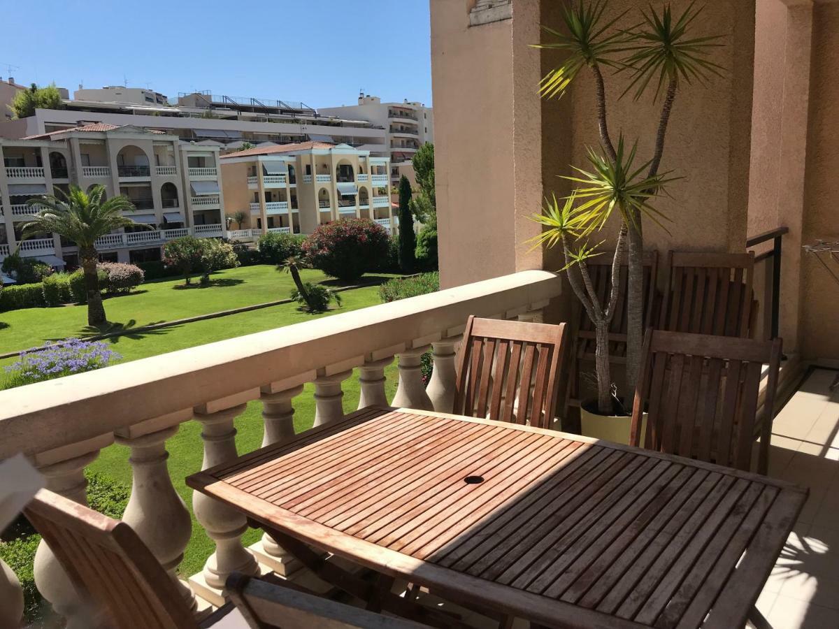 Domaine D'Ahmosis, Modern 2 Bedrooms Refurbished Apartment, F3 Moderne Fraichement Renove Le Cannet Luaran gambar